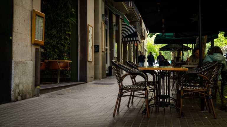 En Barcelona, ​​los vecinos van a la guerra contra las terrazas