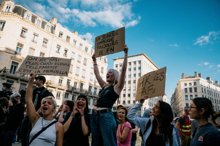 Ante la ola RN, estos franceses de Barcelona entre la ansiedad y el activismo