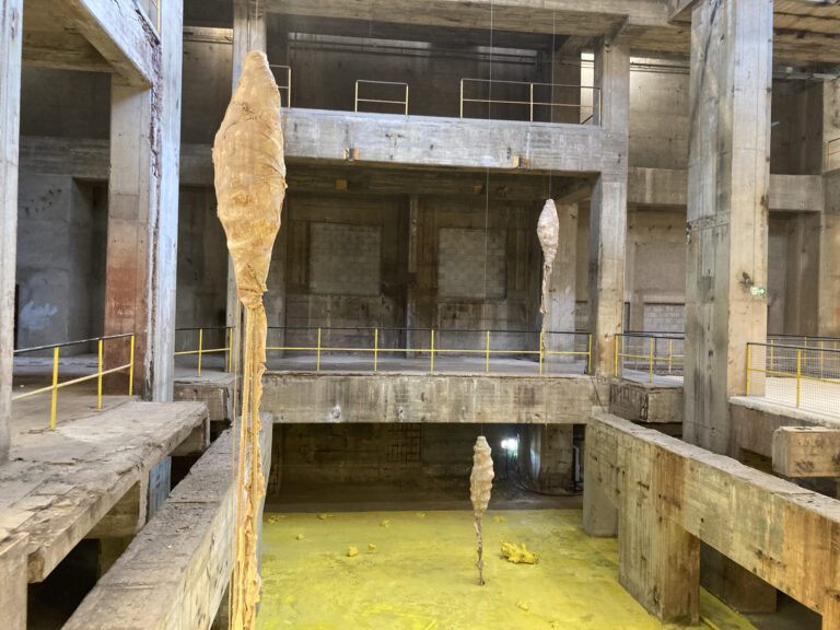 La asombrosa transformación artística de una fábrica de Barcelona