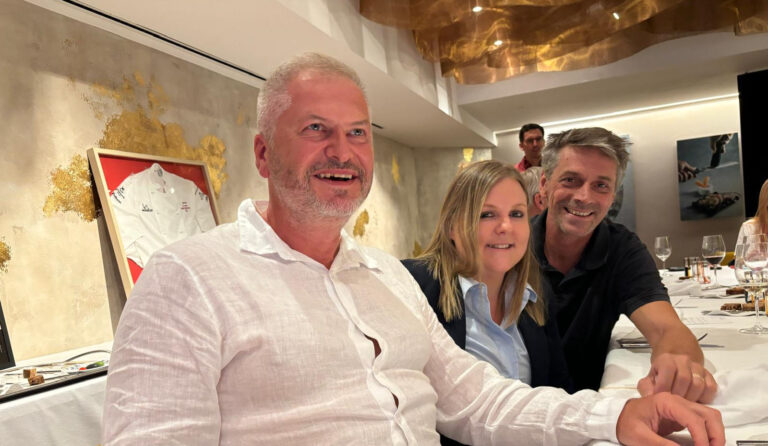 La senadora Olivia Richard se reúne con los franceses en Barcelona