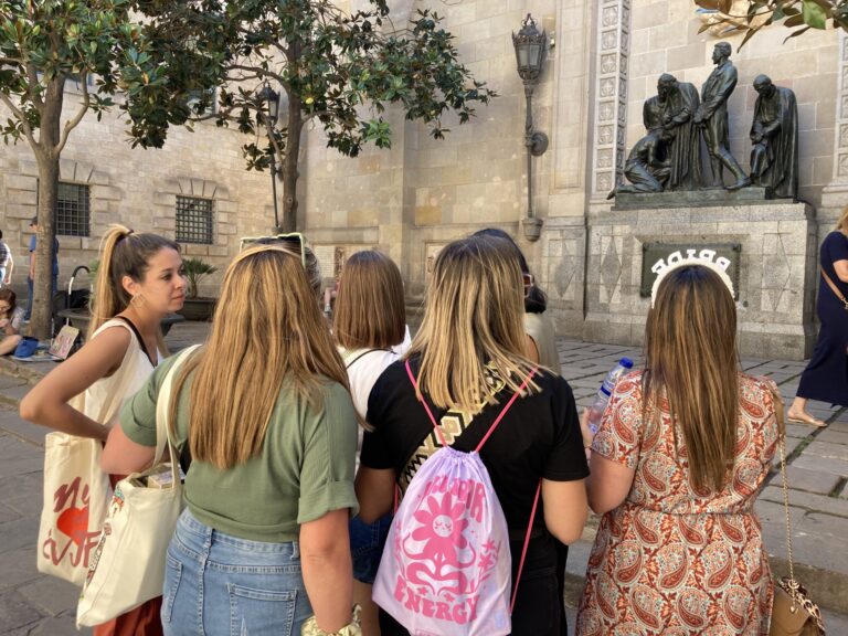 Enterrar tu niñez en Barcelona: ¿podrás escapar de la vieja usanza?