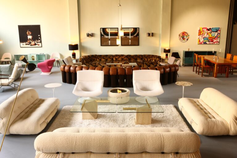 En Barcelona, ​​un anticuario francés de muebles vintage y de diseño