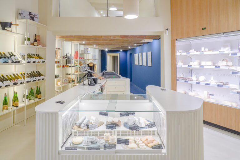 Un francés abre una quesería en Sant Antoni de Barcelona