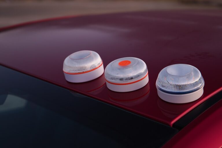 El equipamiento vial pronto será obligatorio para circular en España