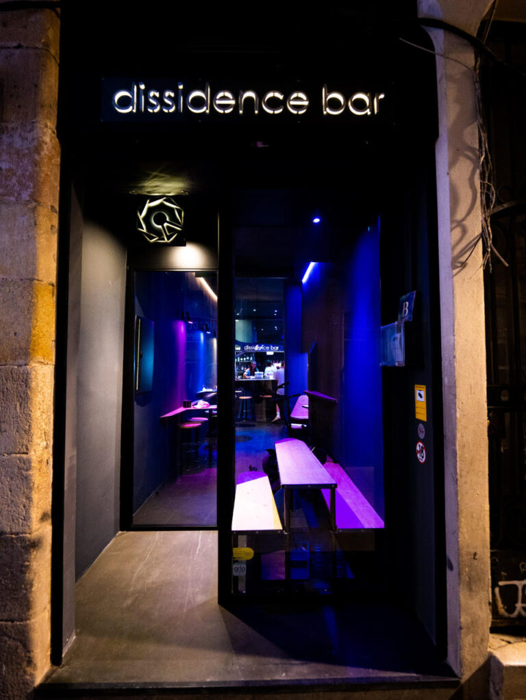Bar de cócteles francés y eventos en el centro de Barcelona