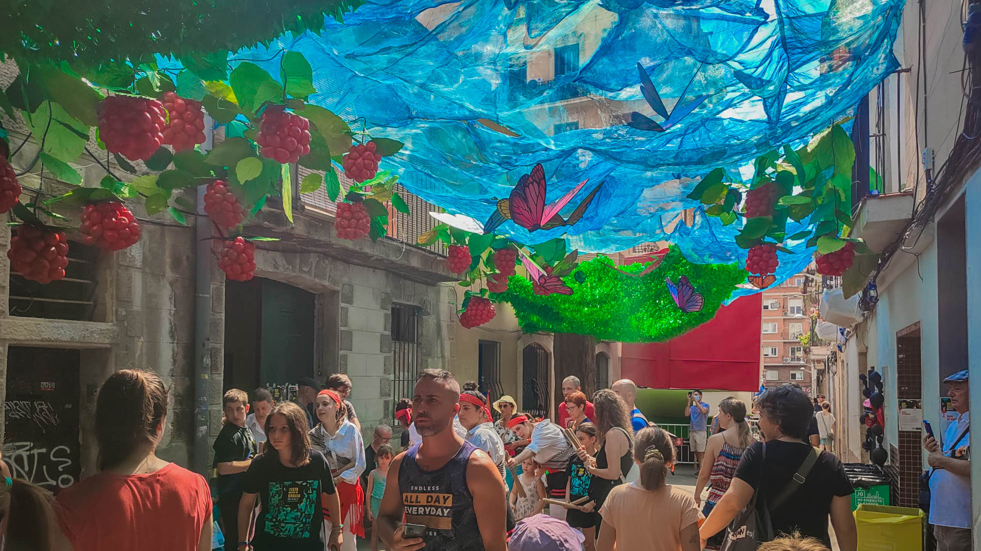 Las 10 buenas noticias del verano en Barcelona 9 Festa Major Gracia Fete 2022 Foto Louise García 19 1