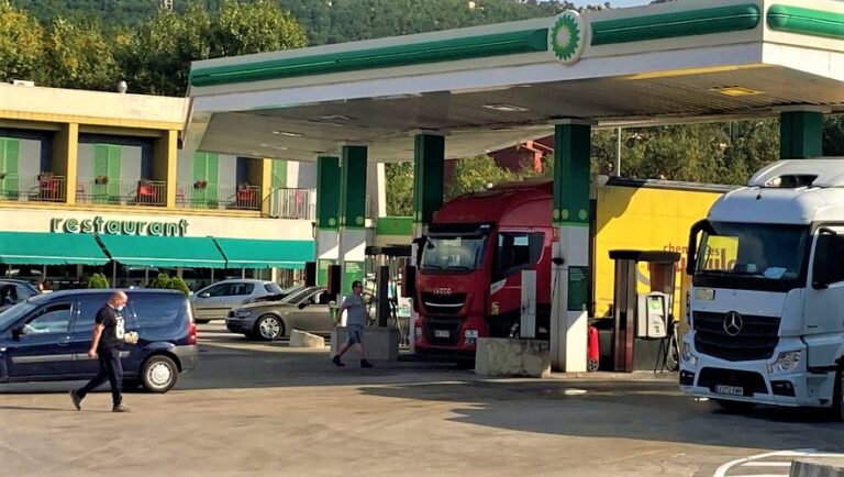 Ataques en Irán: esencia en España, más barato que Francia?