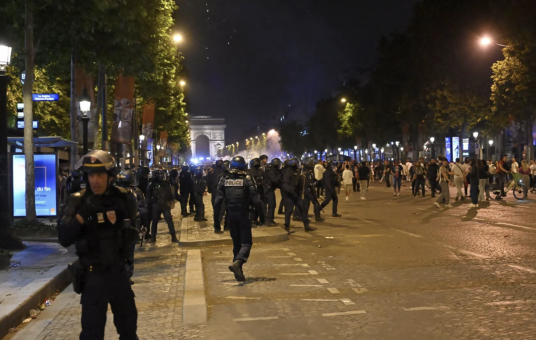 En España, celebramos y en Francia, rompemos