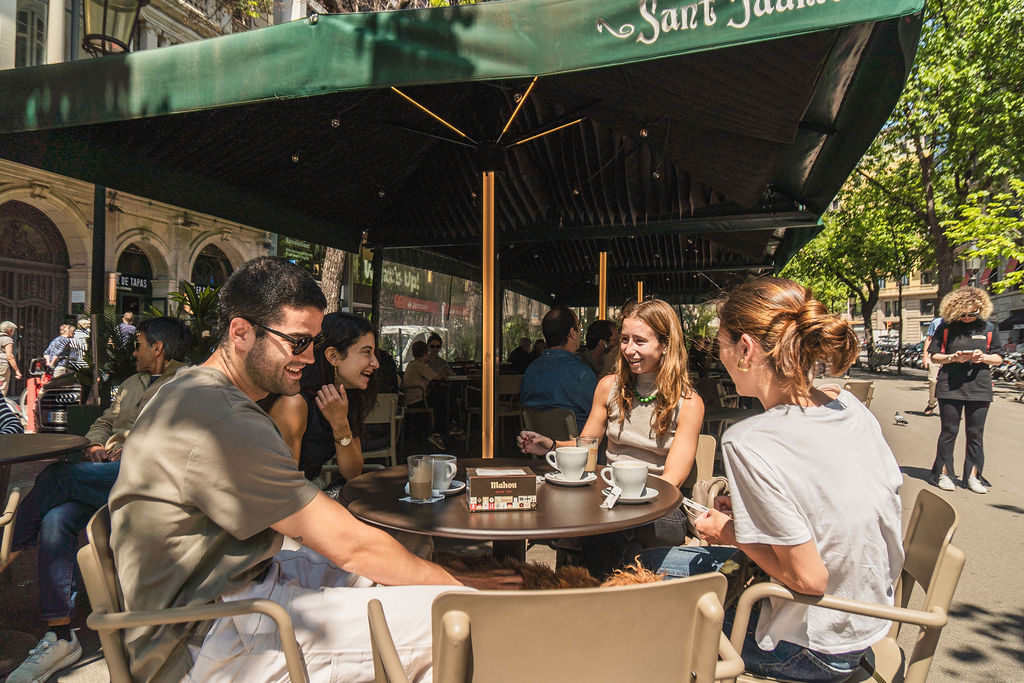 Redes de turismo y expatriados de bajo costo: la cara oculta de las estadías francesas en Barcelona 7 DSC06969