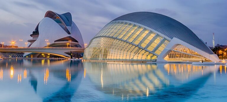 España futurista: 7 lugares donde la arquitectura coquetea con la ciencia ficción