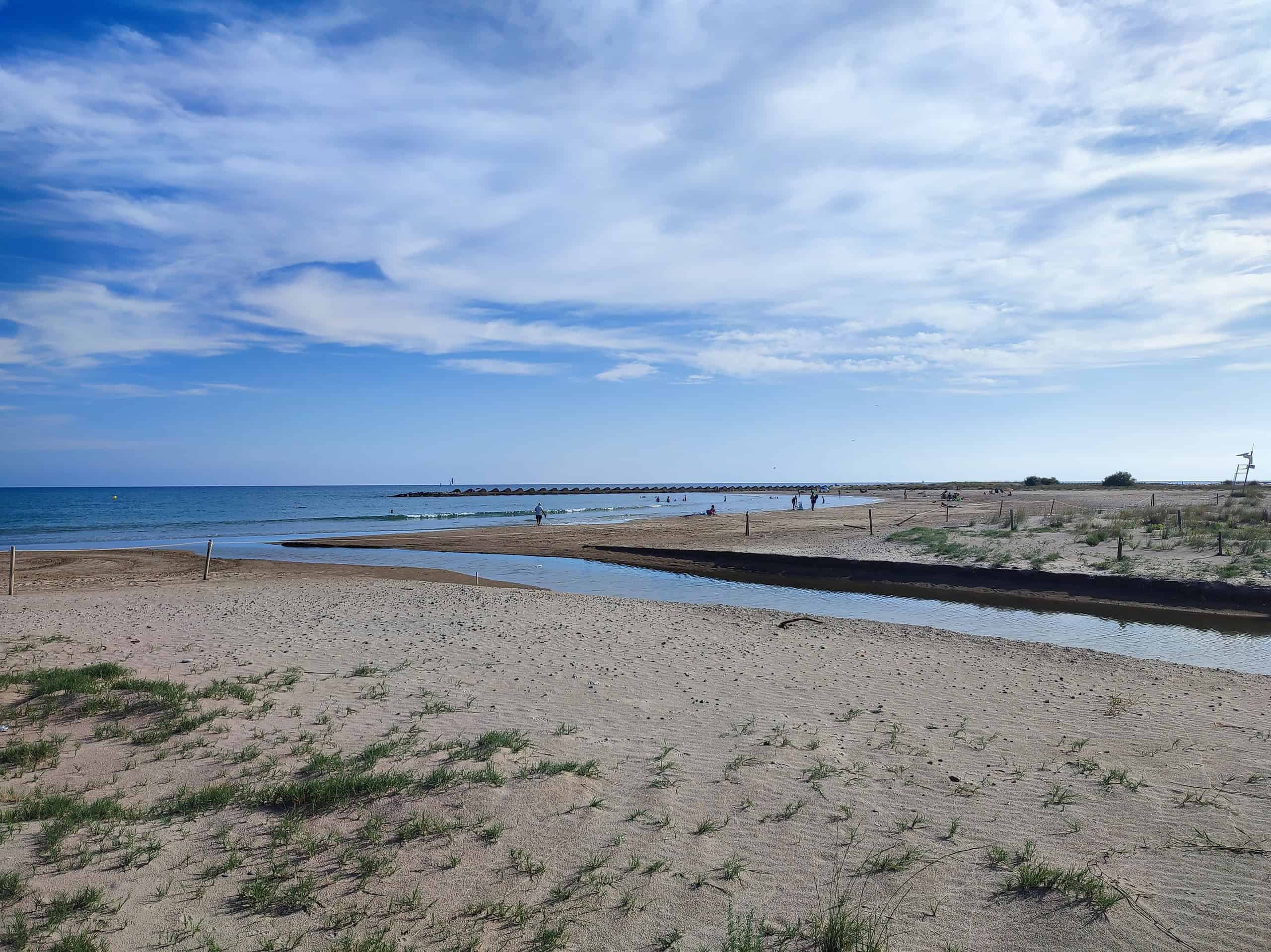 Platja de les Gavines Cubelles escalada