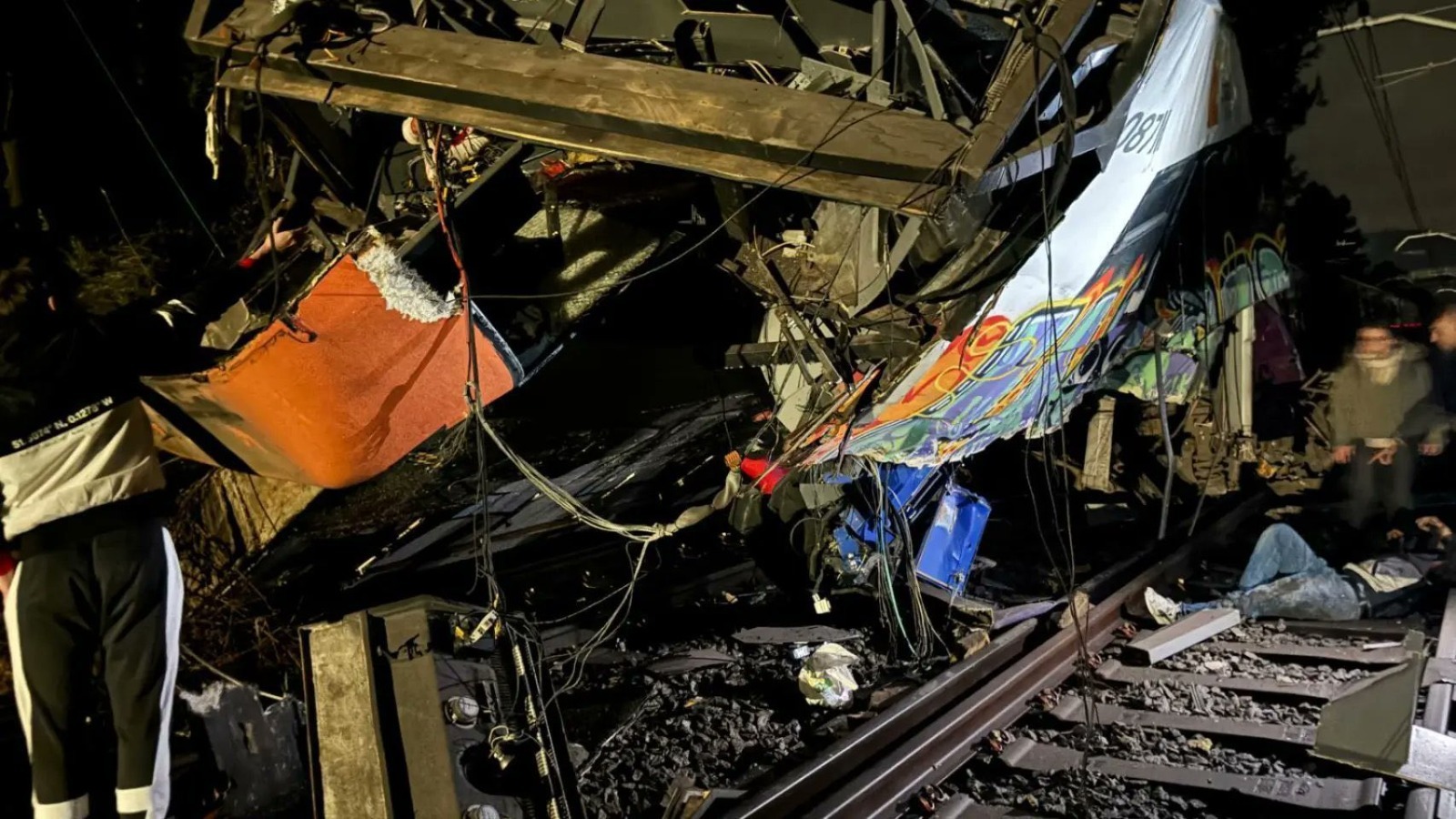 Estado en el quedado el tren de Rodalíes en Gelida.