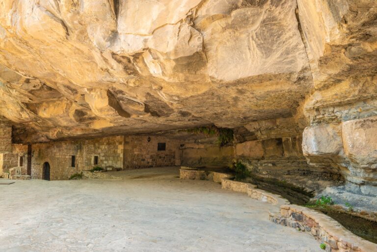 Sant Miquel del Fai: un paseo entre cascada y monasterio escondido a 50 minutos de Barcelona