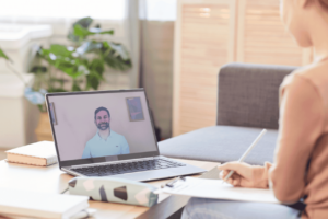 Cursos de idiomas adaptados a la vida profesional en España