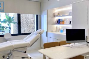 En Barcelona, ​​un enfoque proactivo y preventivo de la salud en una clínica francófona