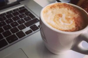 Nómadas digitales en apuros: la otra cara del sueño en Barcelona