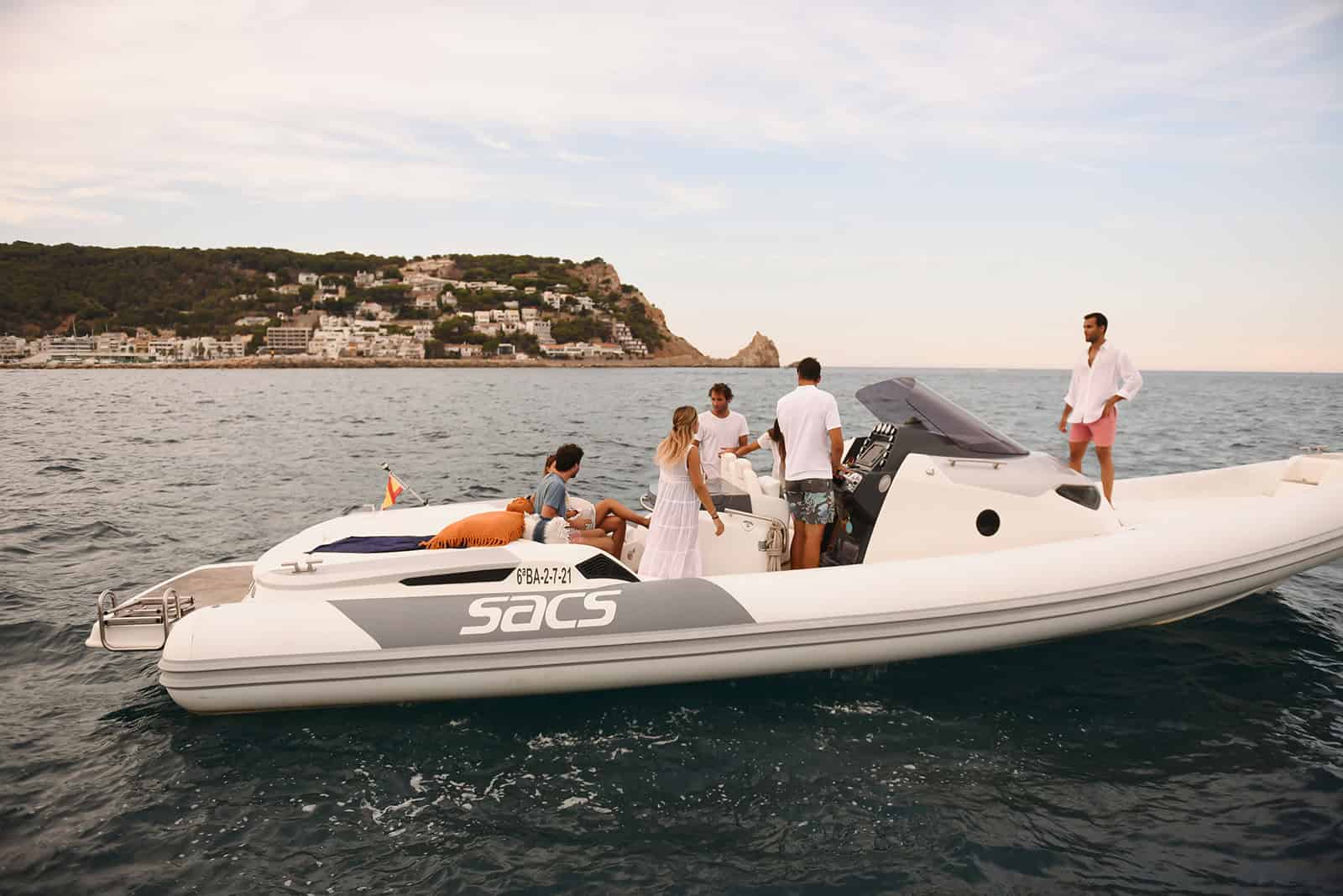 En la Costa Brava, Bràvola apuesta por viajes por mar a medida 7 alquiler de barco privado costa brava