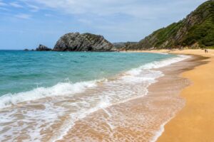 Esta playa salvaje de Cantabria parece del Caribe y casi nunca está llena
