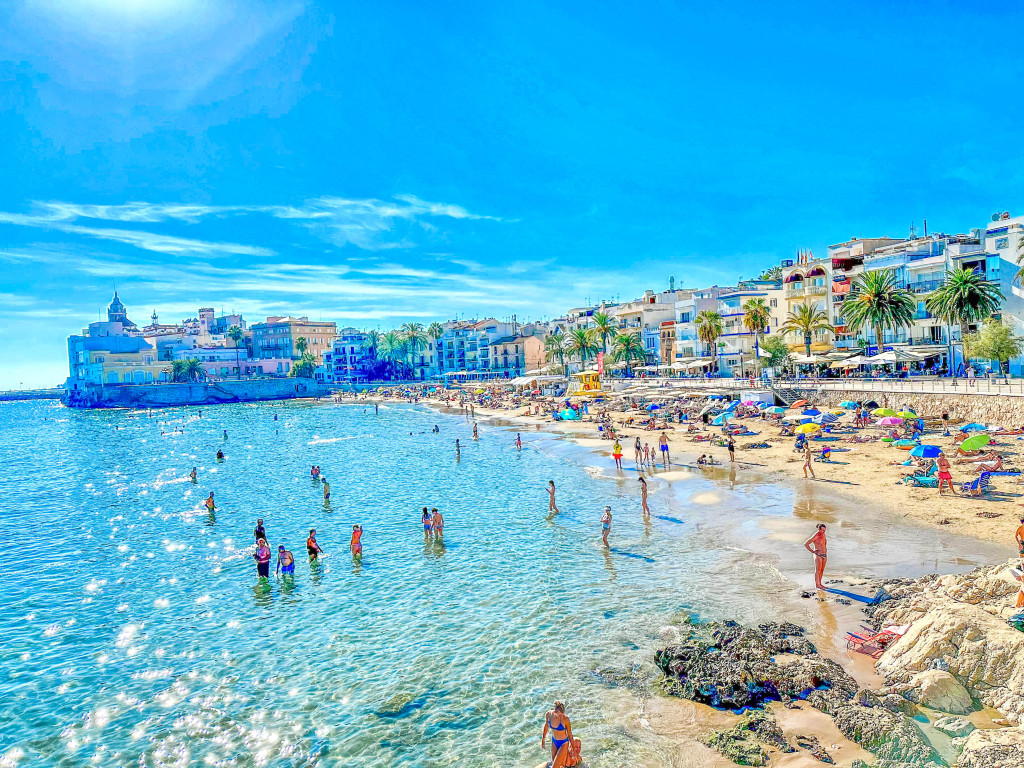 Las Mejores Playas de Sitges | Hola Casas Sitges