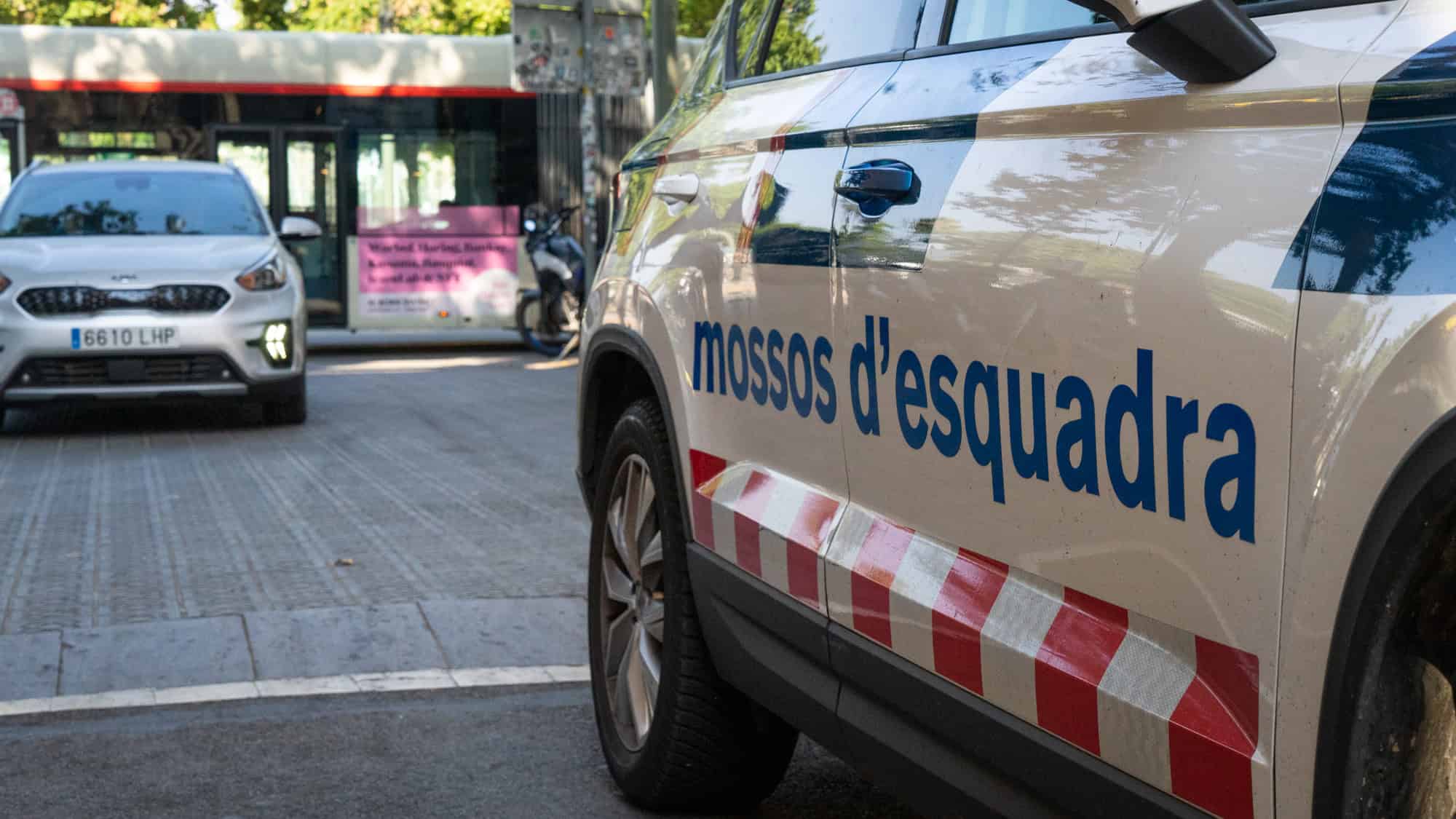 Barcelona: sitios falsos atrapan a clientes de los restaurantes más famosos 2 Mossos desquadra coche de policía seguridad Foto Clementine Laurent Equinox 1