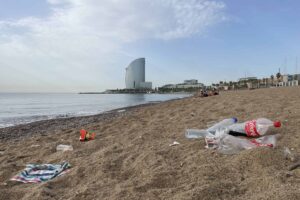 Estos voluntarios que salvan las playas españolas