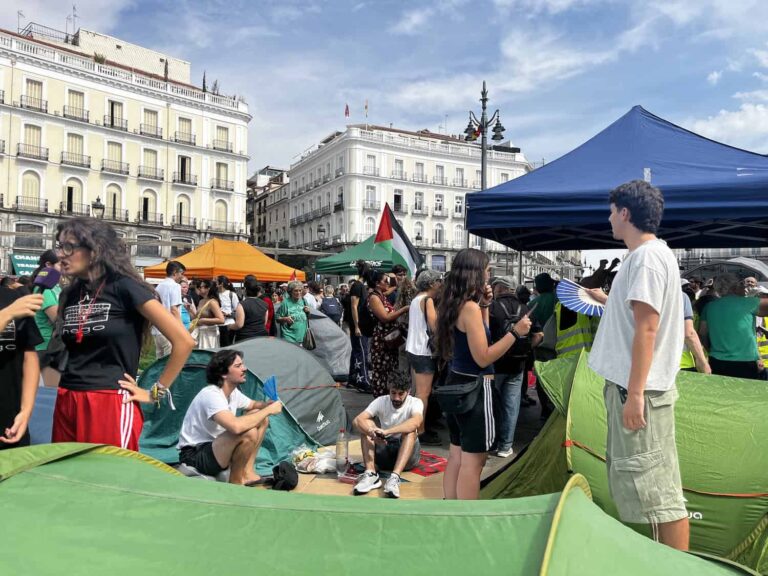 manifestación de viviendas en el campamento de madrid