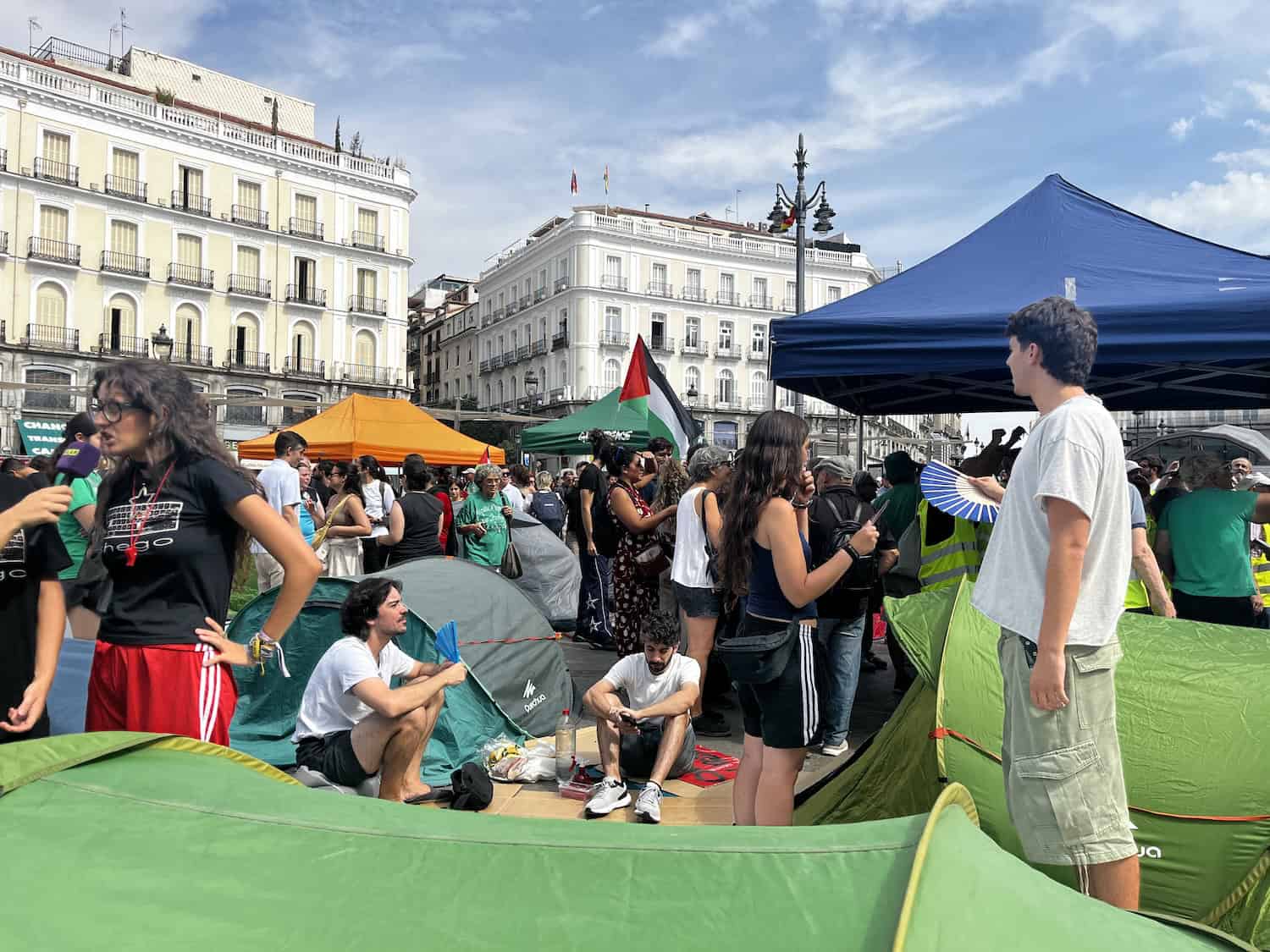 manifestación de viviendas en el campamento de madrid