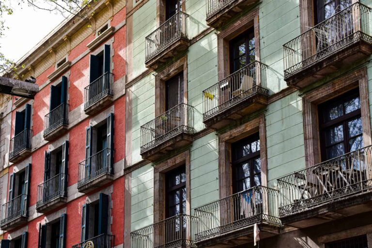 apartamentos barcelona unsplash