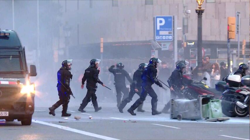 Barcelona: comercios saqueados tras los llamamientos a reproducir los disturbios franceses 2 480