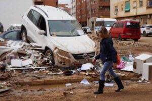 Inundaciones, olas de calor: ¿y si los primeros refugiados climáticos en Europa fueran los españoles?